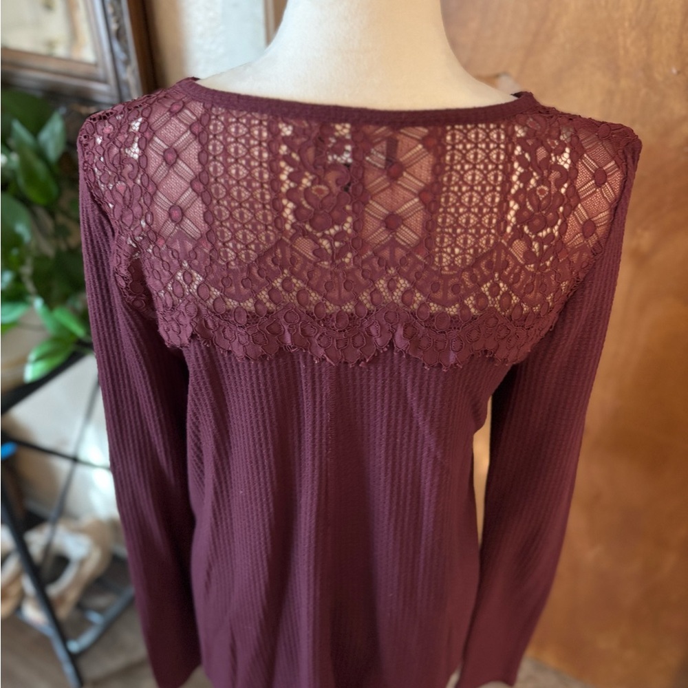 Lucky Brand, maroon long sleeve shirt. - Picture 4 of 11